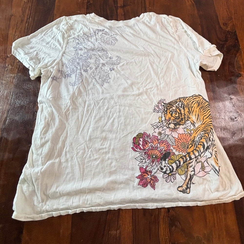 Back When Tiger and Floral Graphic Tee Cream Short Sleeve Cotton Modal Large - Picture 2 of 7